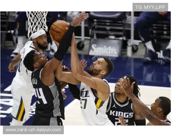 福克斯终场突破,国王主场掌声雷动